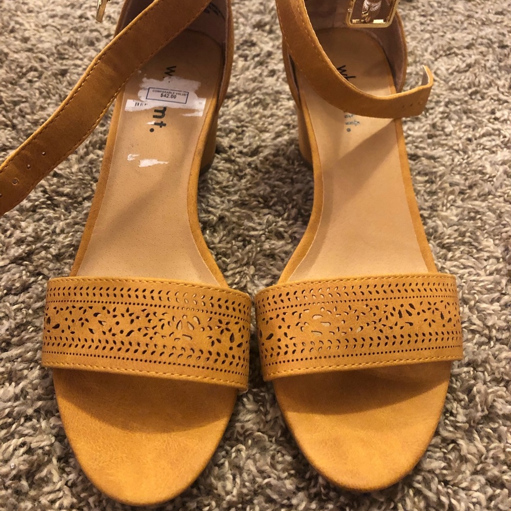 Women’s short block heel